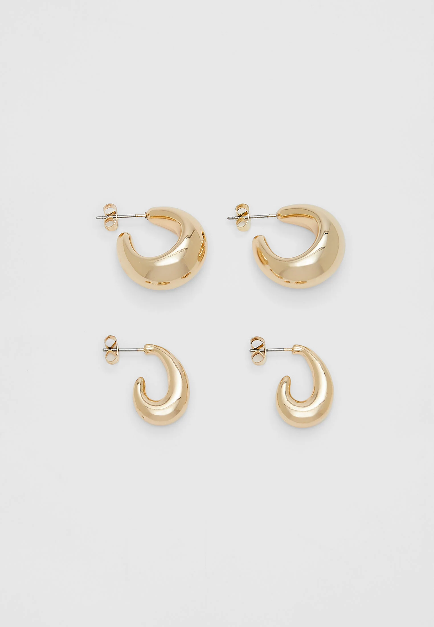 set of 2 earrings