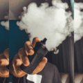 Entfesseln Sie das volle Potenzial des Dampfens mit SNUSHOF Vapes, bekannt für außergewöhnlichen Geschmack und Komfort