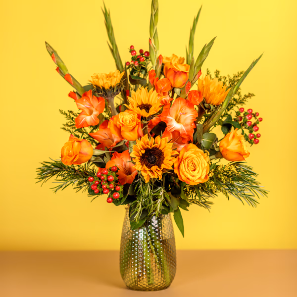 Bright sunflower bouquet from Serenata Flowers