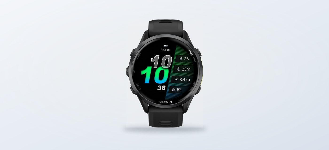 Garmin Forerunner 970 nero con cinturino e display visibile