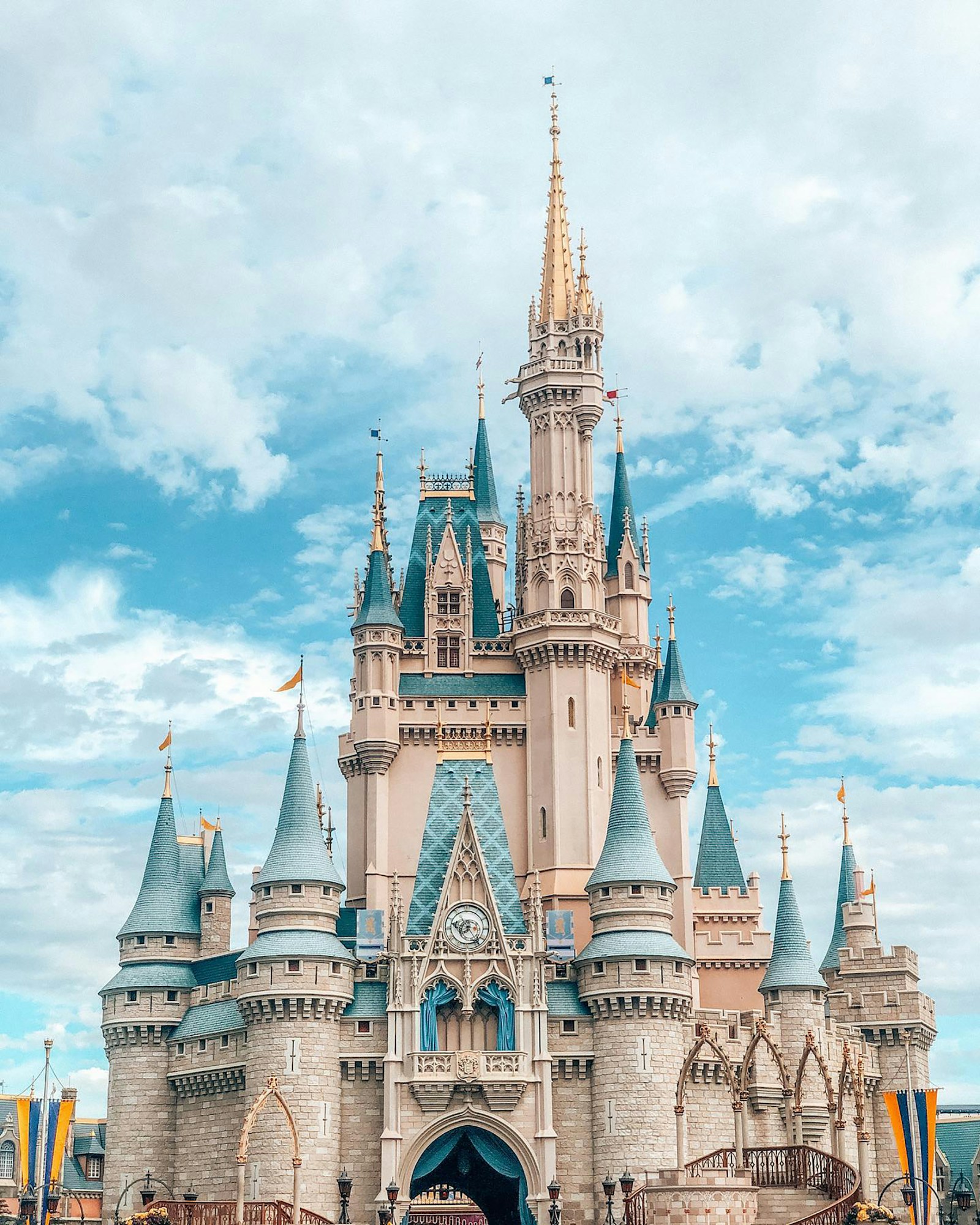 Family amusement park travel scene