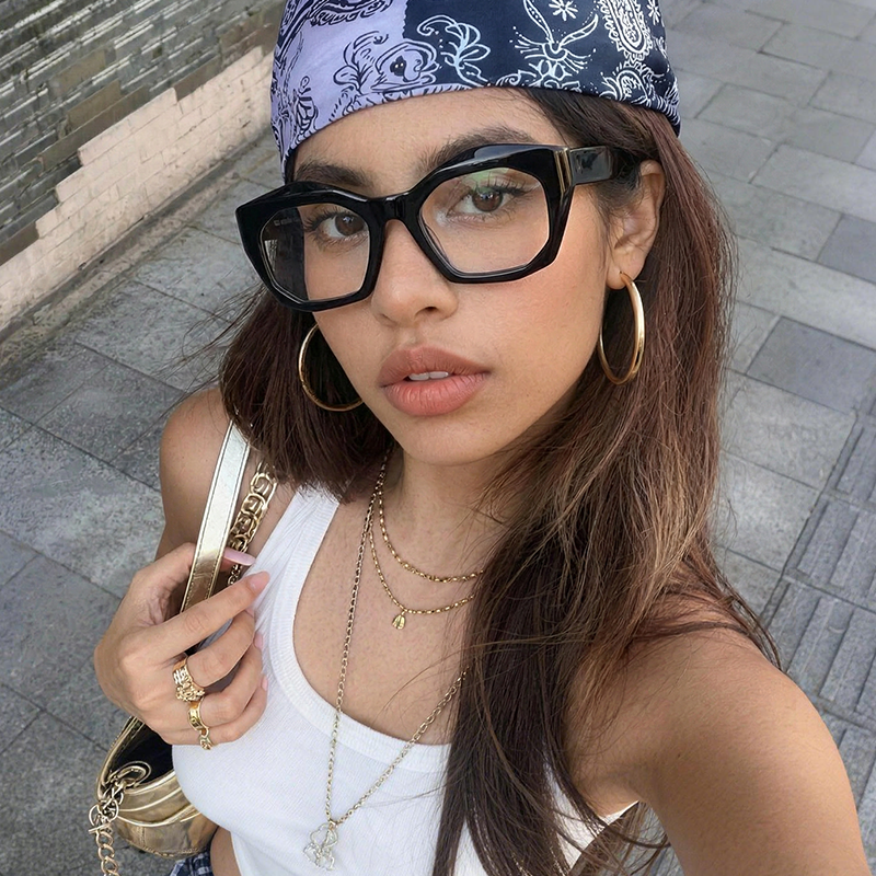 Fytoo Global frame styled for everyday wear